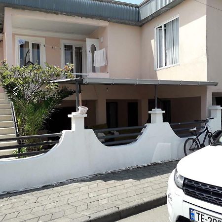 Zaza Guest House Кобулети Экстерьер фото